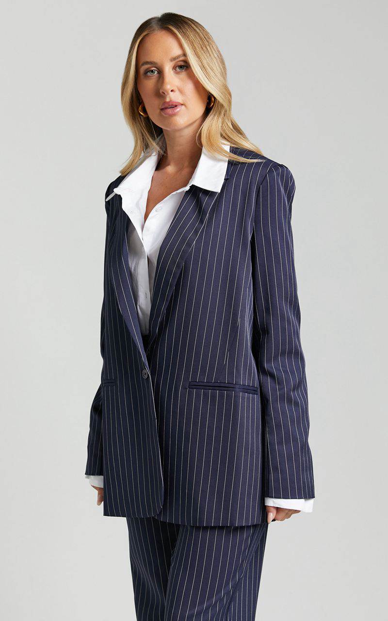 Showpo Iyah Blazer - Oversized Single Breasted Blazer Navy Pinstripe | EPGHIA017