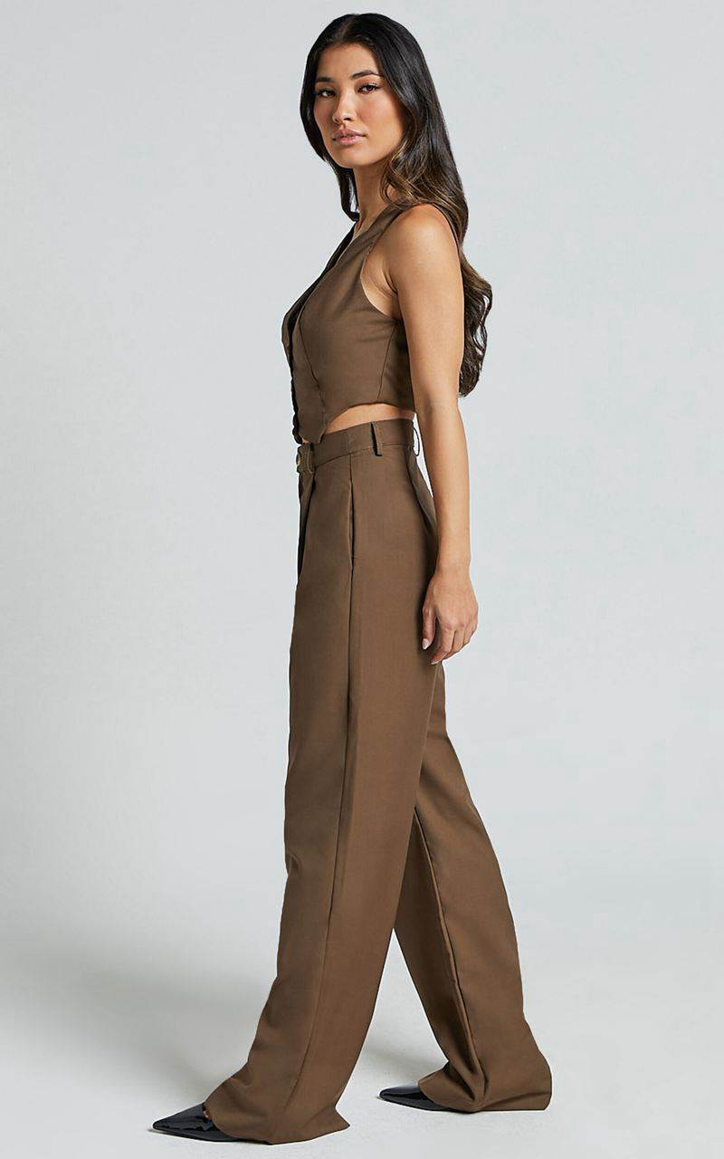 Showpo Izara Trousers - Mid Rise Relaxed Straight Leg Tailored Trousers Oak | JLZEAO017