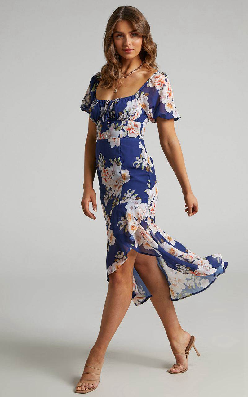 Showpo Jasalina Midi Dress - Puff Sleeve Dress Royal Floral | GLEQFO547