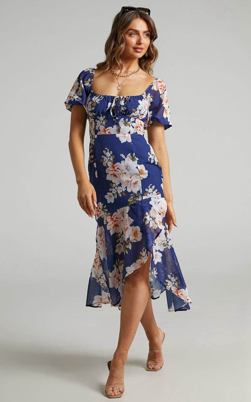 Showpo Jasalina Midi Dress - Puff Sleeve Dress Royal Floral | GLEQFO547