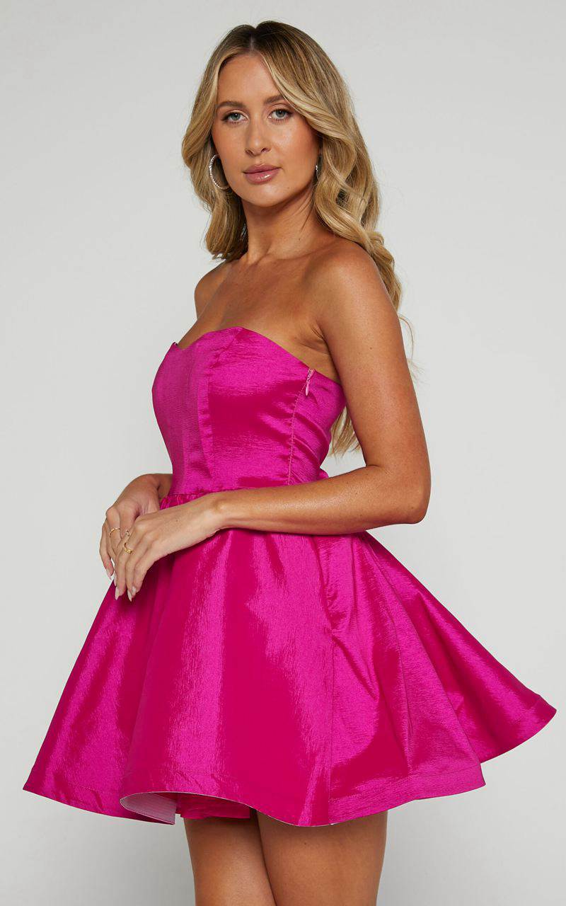 Showpo Jayde Mini Dress - Strapless Sweetheart Fit And Flare Dress Magenta | TKMYHU452