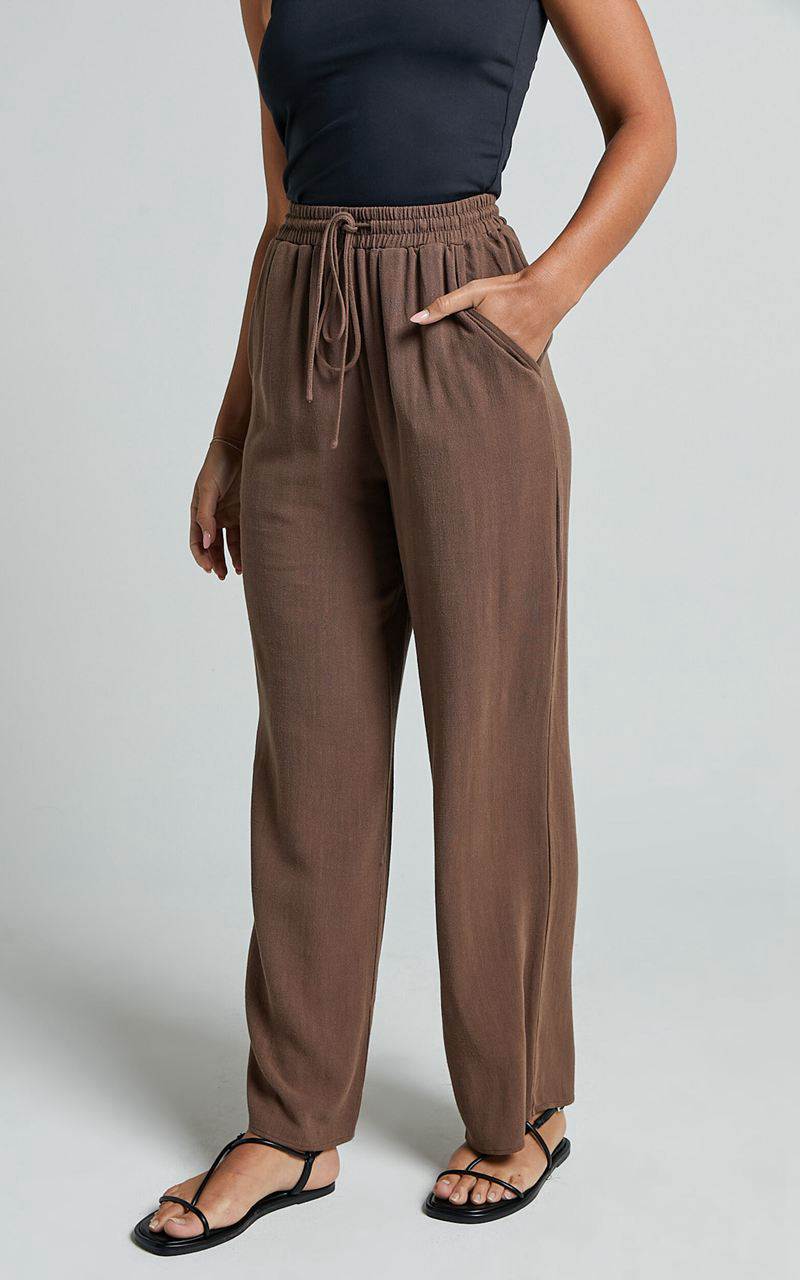 Showpo Kala Pants - Mid Waisted Relaxed Elastic Waist Pants Chocolate | VDTBYH265