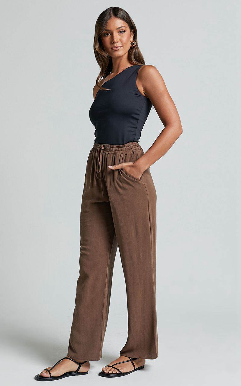 Showpo Kala Pants - Mid Waisted Relaxed Elastic Waist Pants Chocolate | VDTBYH265