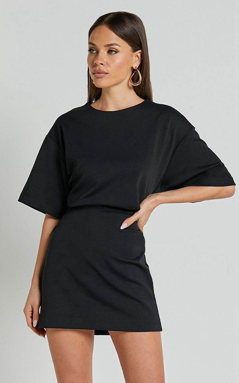 Showpo Karyna Mini Dress - Short Sleeve Boxy T-Shirt Dress Black | LBXODE193