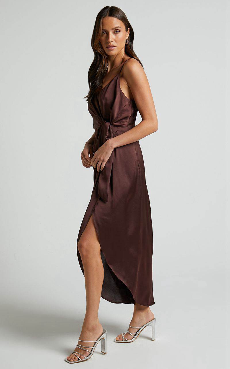 Showpo Katie Midi Dress - V Neck Tie Front Detail Dress Chocolate | SOYZGC534