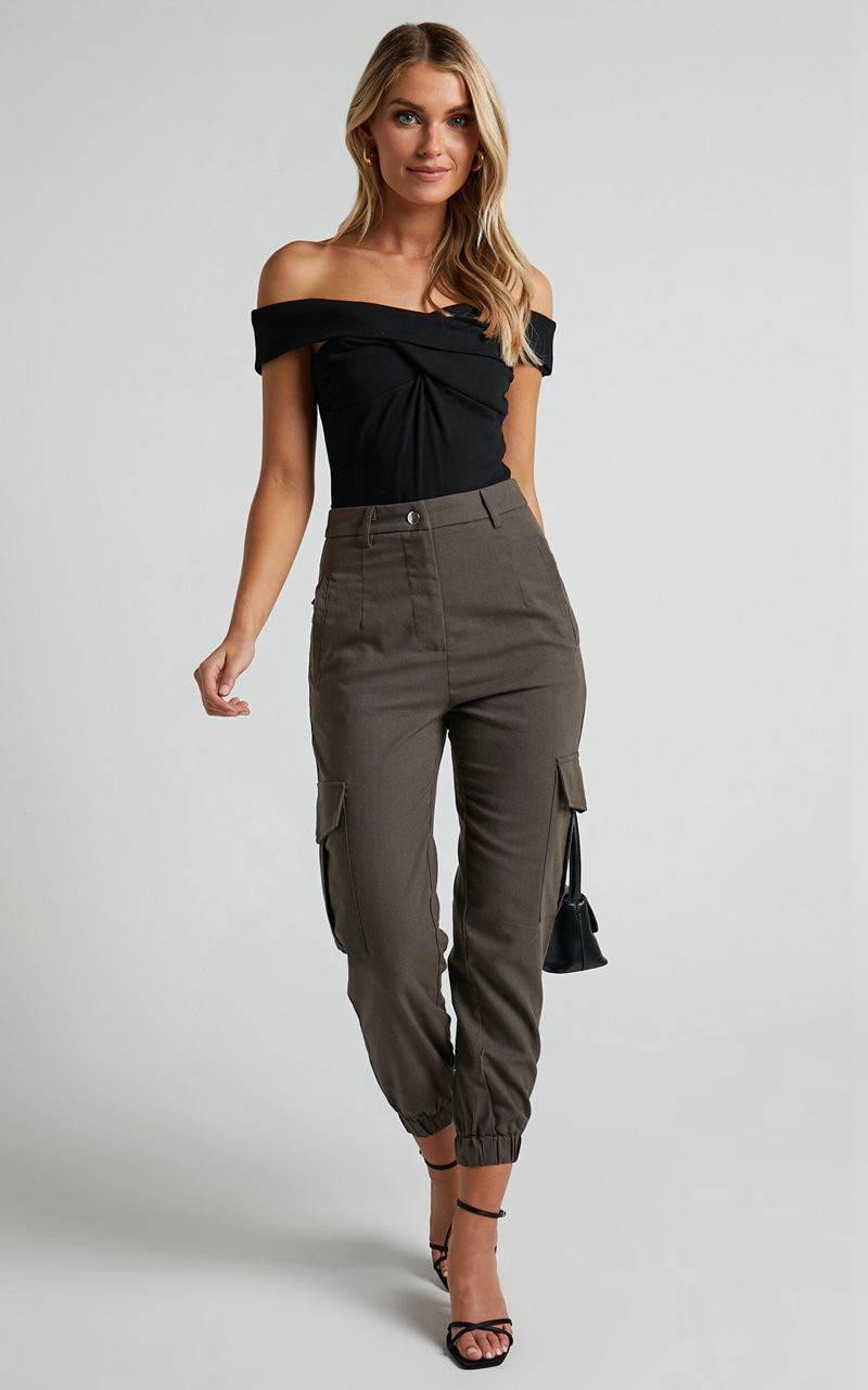 Showpo Kayla Pants - Mid Rise Cargo Pants Dark Olive | AHTMPI728