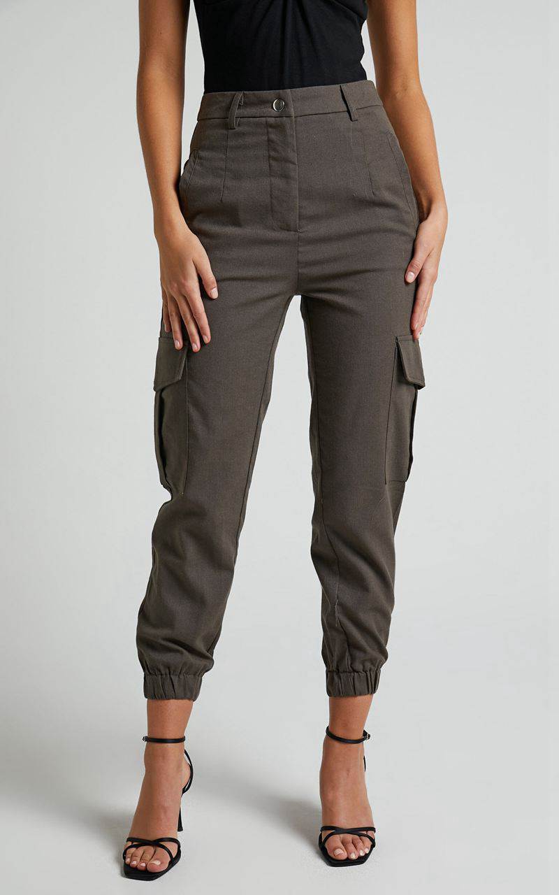 Showpo Kayla Pants - Mid Rise Cargo Pants Dark Olive | AHTMPI728