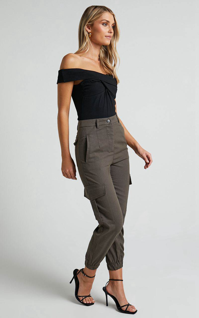 Showpo Kayla Pants - Mid Rise Cargo Pants Dark Olive | AHTMPI728