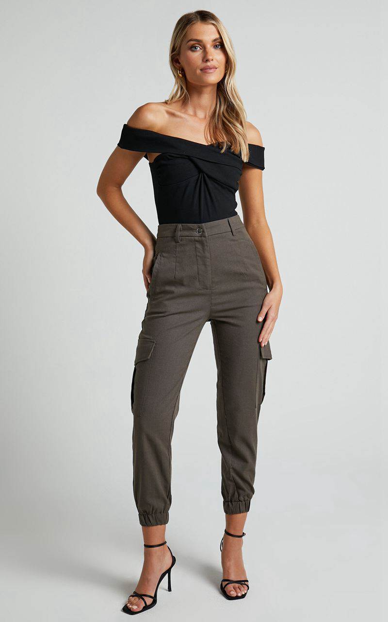 Showpo Kayla Pants - Mid Rise Cargo Pants Dark Olive | AHTMPI728