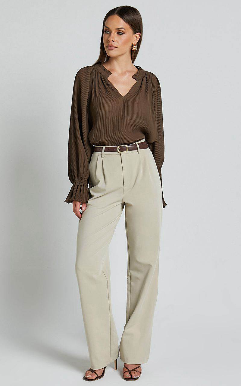 Showpo Kerray Top - V Neck Long Sleeve Pleated Top Mocha | UXMGEH871