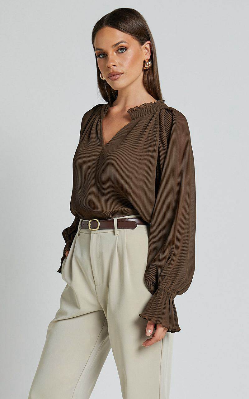 Showpo Kerray Top - V Neck Long Sleeve Pleated Top Mocha | UXMGEH871