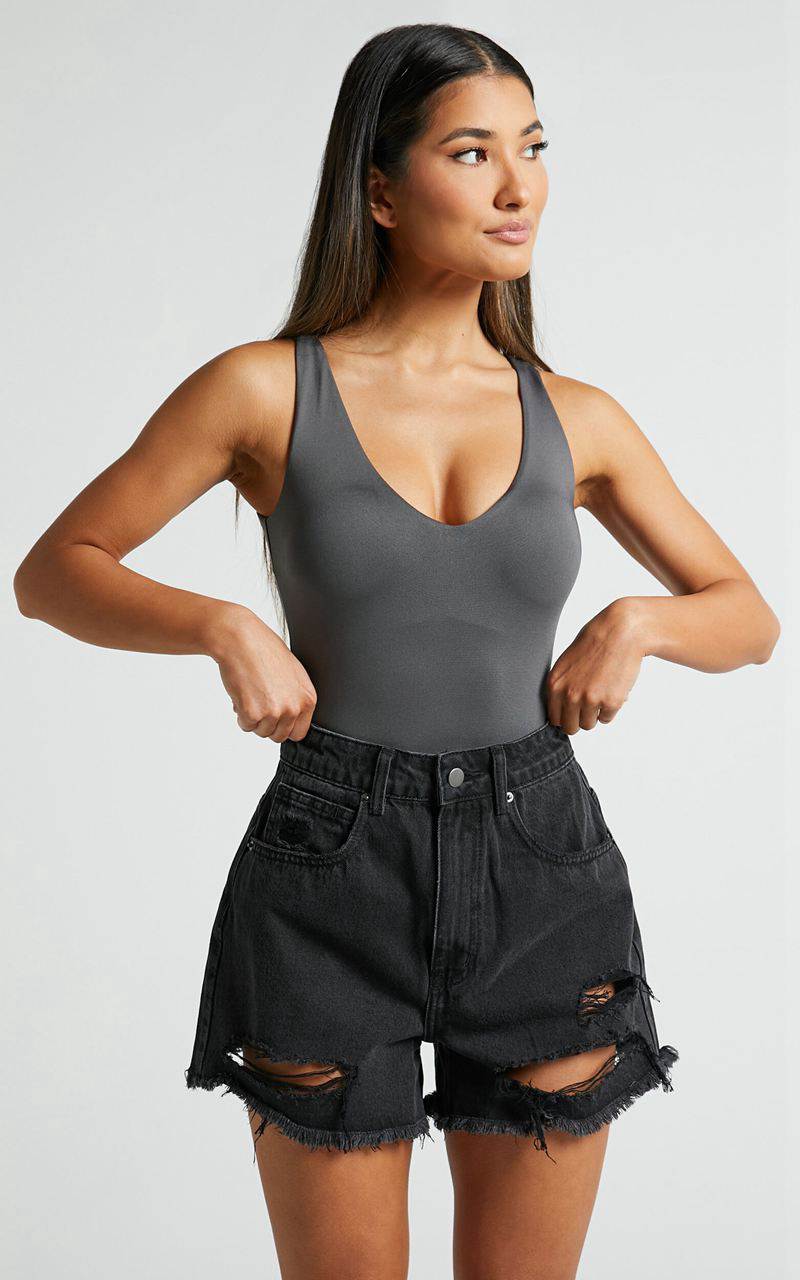 Showpo Kerrie Bodysuit - V Neck Bodysuit Charcoal | QMVOTP517