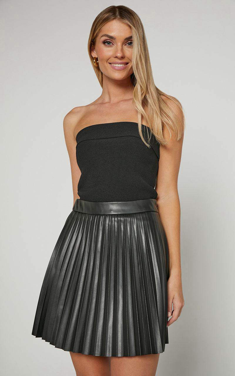 Showpo Kiva Mini Skirt - Faux Leather High Waisted Pleated Skirt Black | XFNAUP734