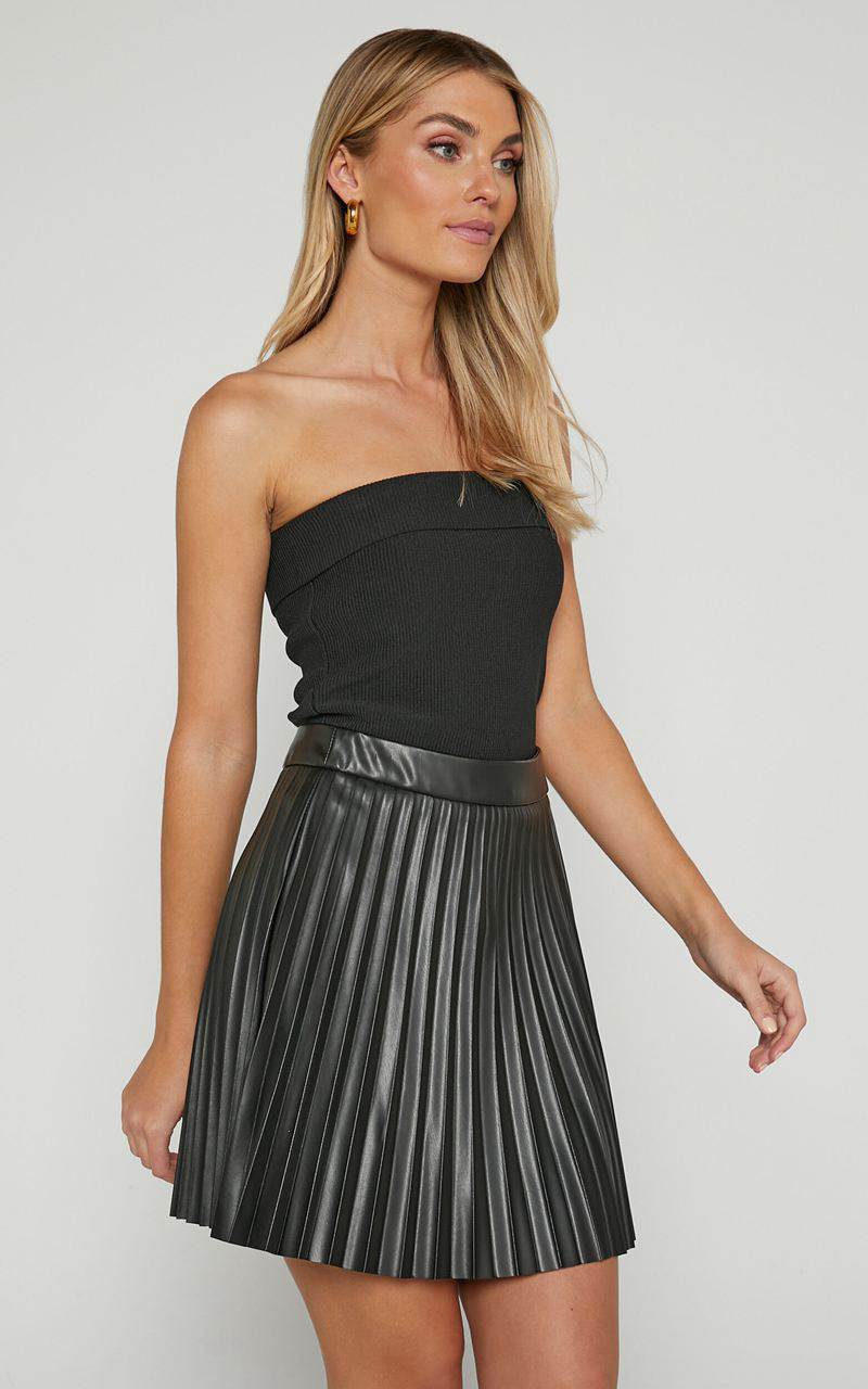 Showpo Kiva Mini Skirt - Faux Leather High Waisted Pleated Skirt Black | XFNAUP734