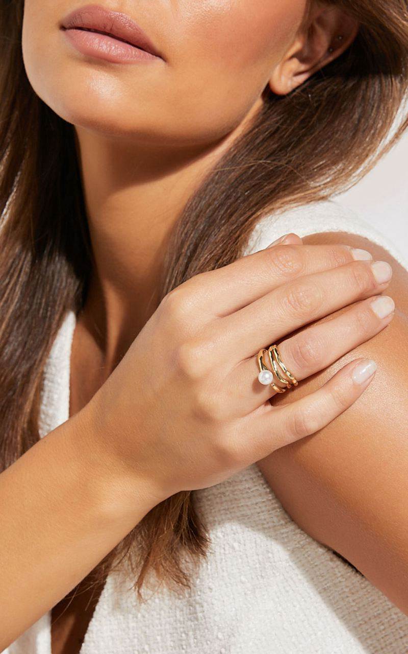 Showpo Lainey Rings - 3 Pack Gold Pearl Ring Set Gold | EPXWRQ904