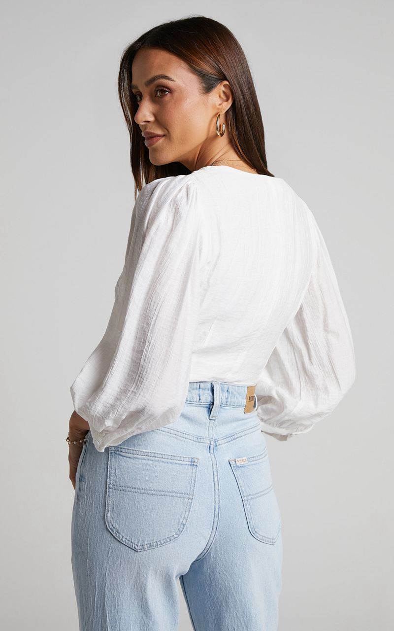 Showpo Lancey Top - Long Sleeve Plunge Crop Top White | NBPZWC468