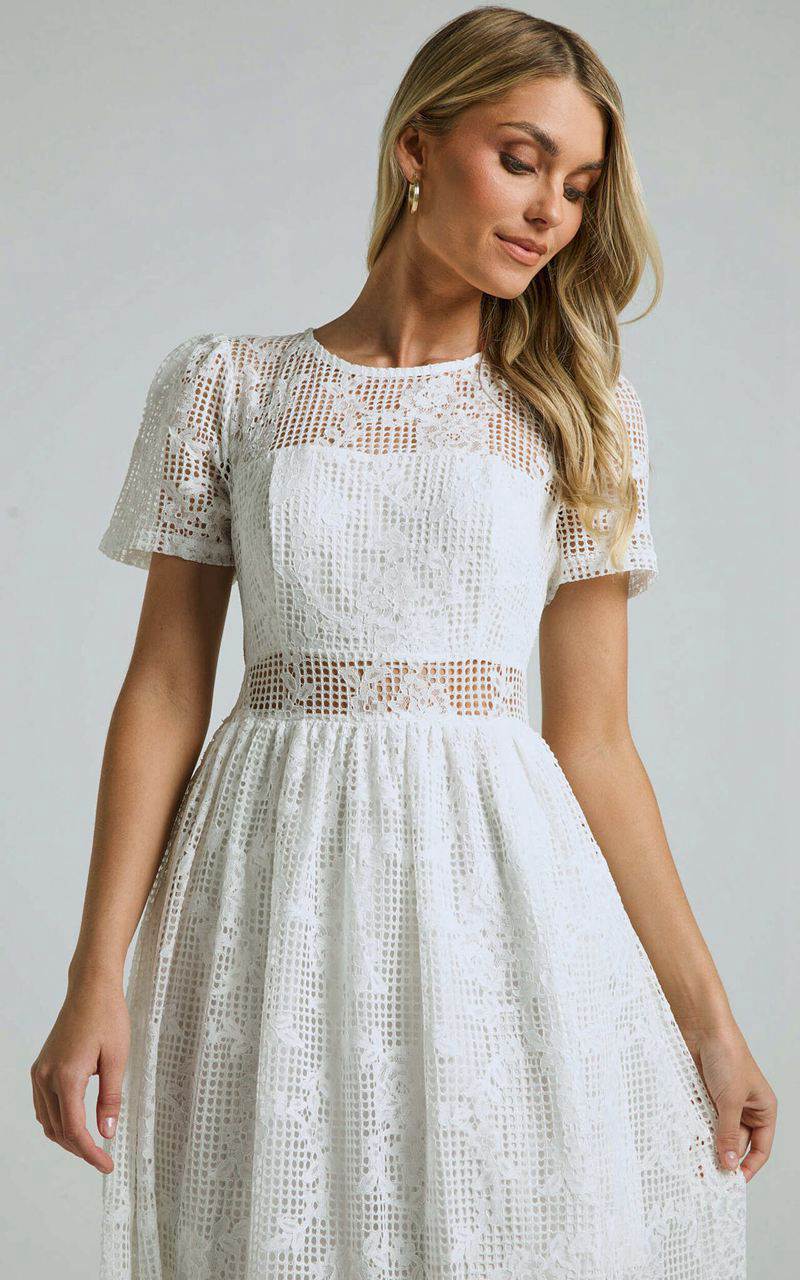 Showpo Leon Midi Dress - Short Sleeve Dress Ivory | QOHYBX517