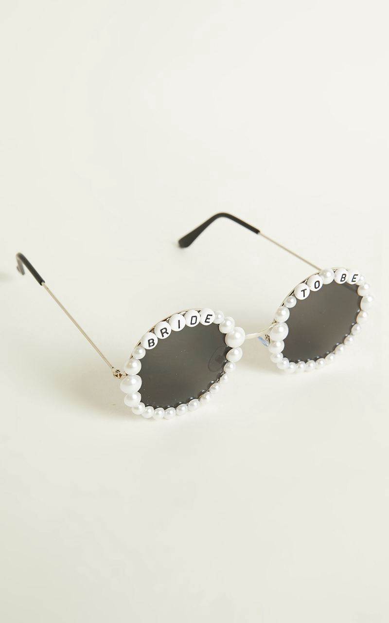 Showpo Marni Round Pearl Sunglasses White Pearl | BPSGRT721