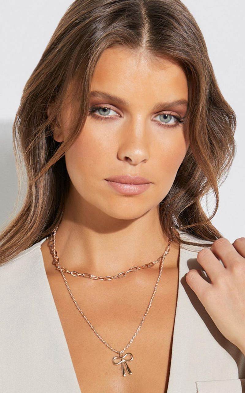 Showpo Natalie Necklace - Bow Shaped Chain Layered Necklace Gold | FHTMGZ485