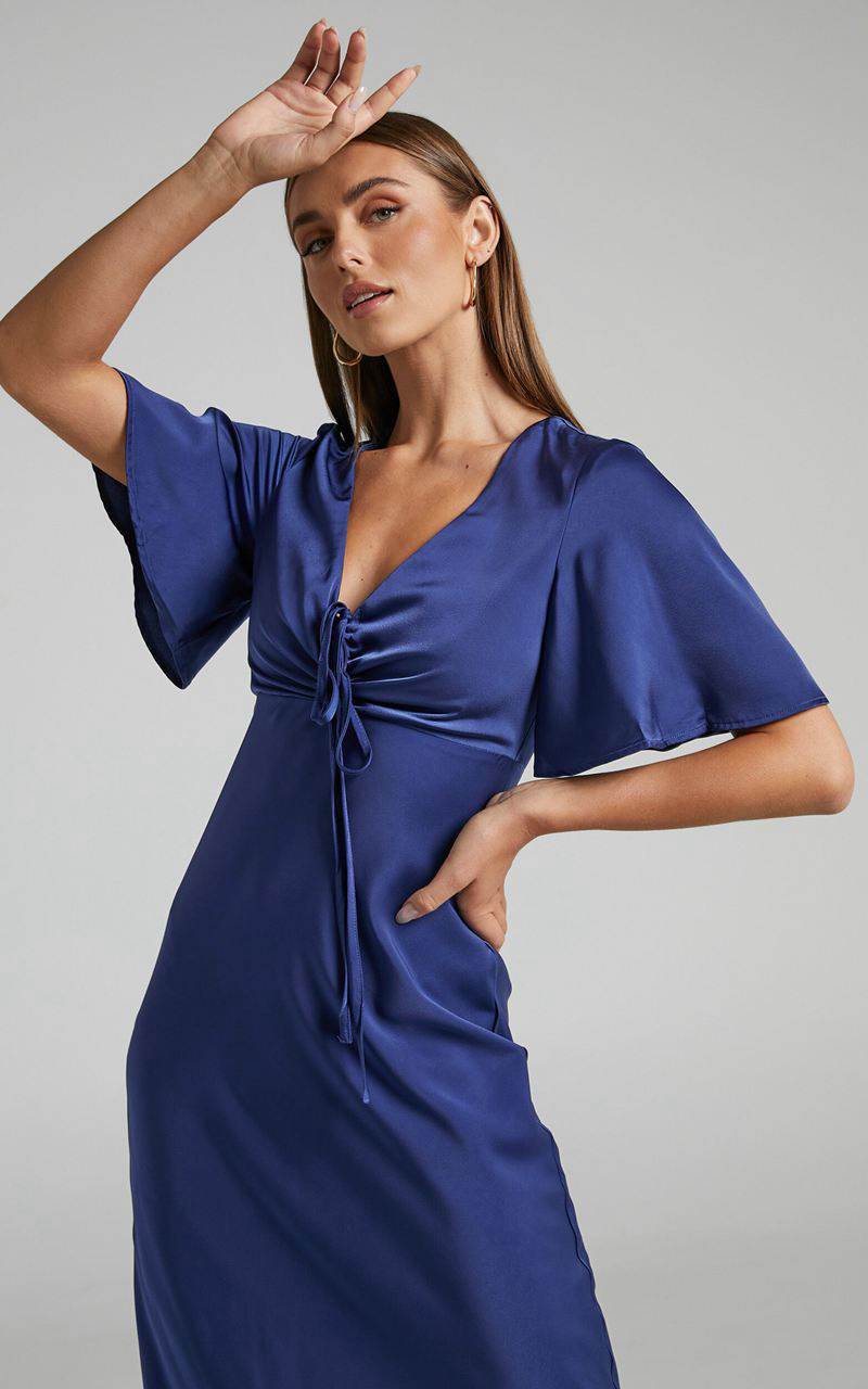 Showpo Nicholla Midi Dress - Ruched Front Angel Sleeve Slip Dress Navy | EFWATN845