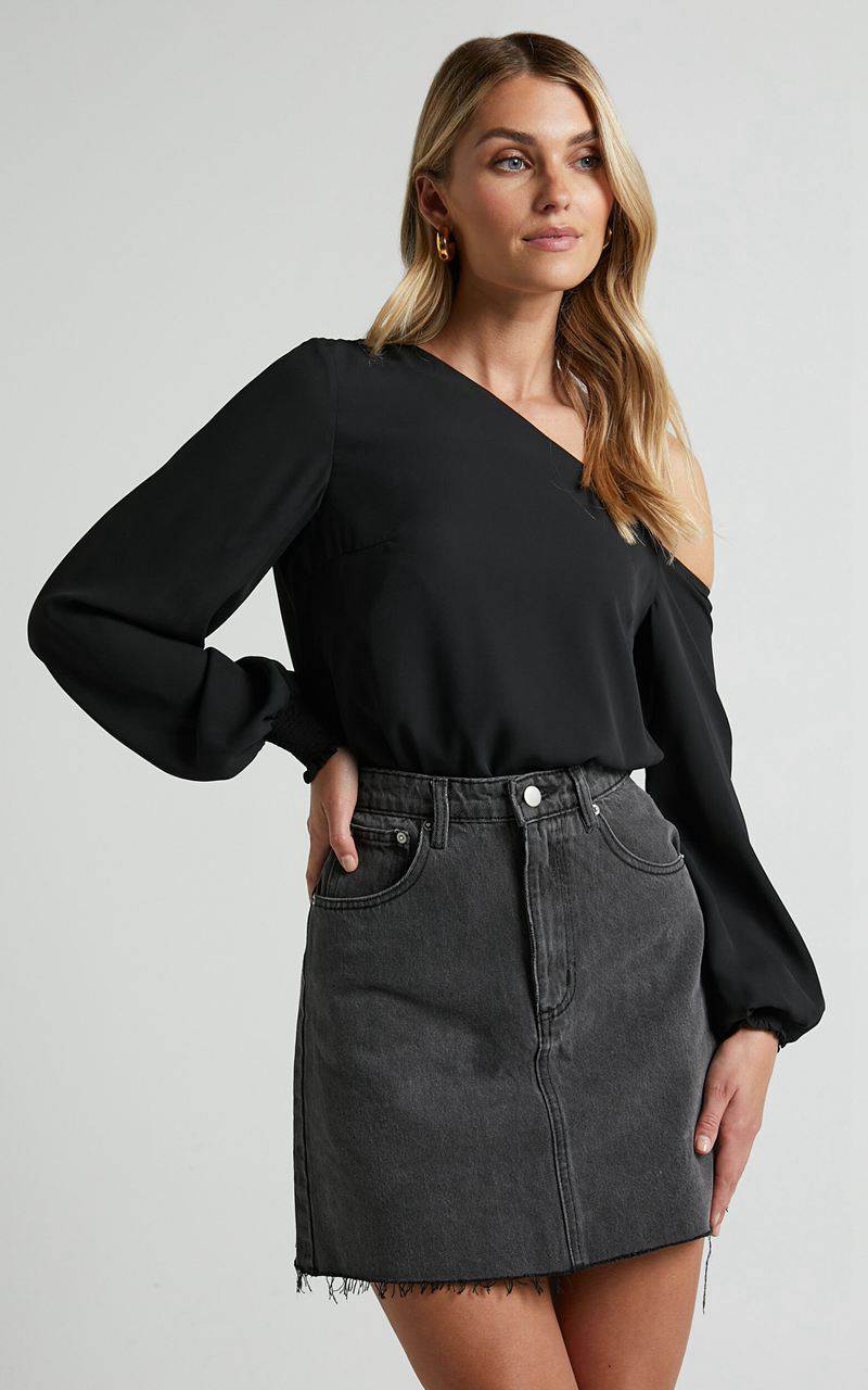 Showpo Robin Top - Long Sleeve Off Shoulder Top Black | MHNOIZ124