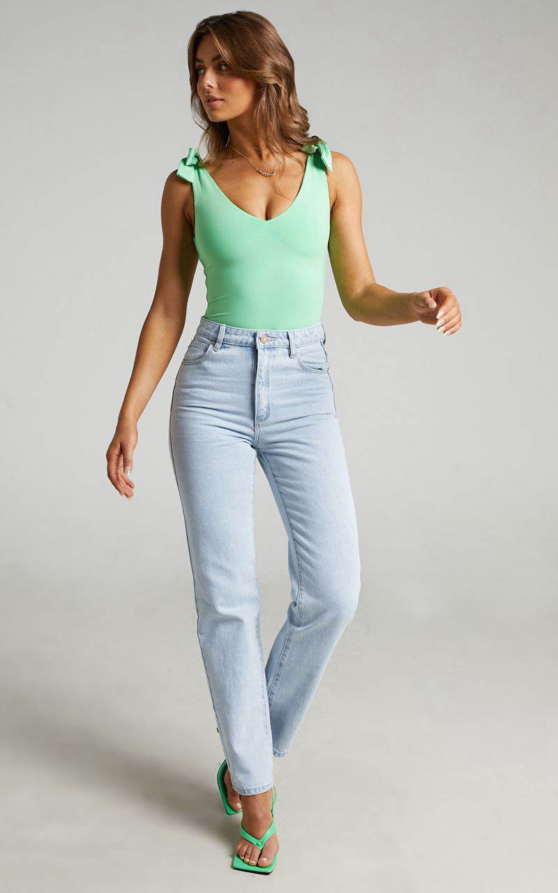 Showpo Ryley Bodysuit - V Neck Tie Up Bodysuit Green | XDGLYZ719