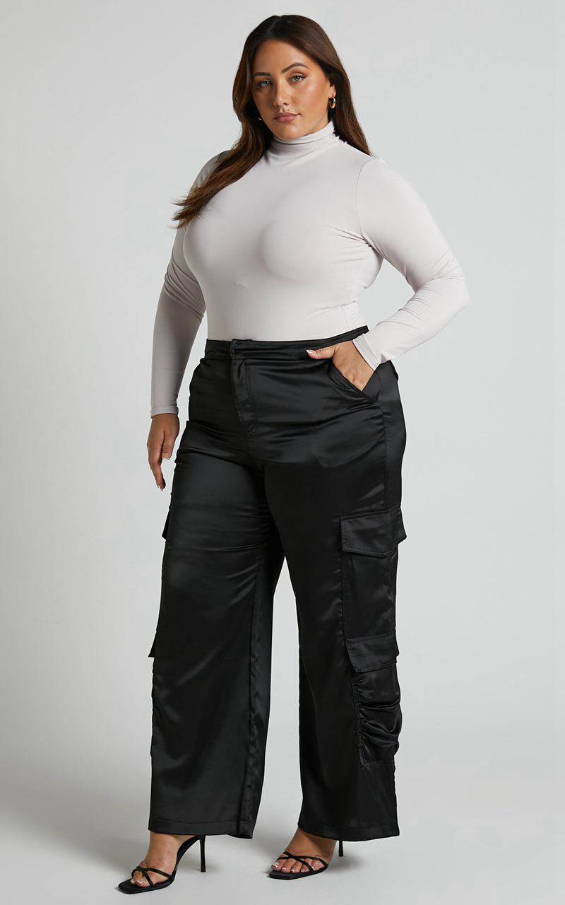 Showpo Saori Pants - Mid Rise Satin Cargo Pants Black | EHDWFB562