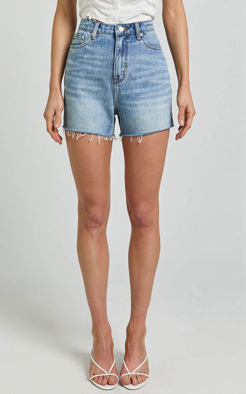 Showpo Tisdale Shorts - High Waist Frayed Hem Recycled Denim Mom Shorts Mid Blue Wash | ILVTHQ712