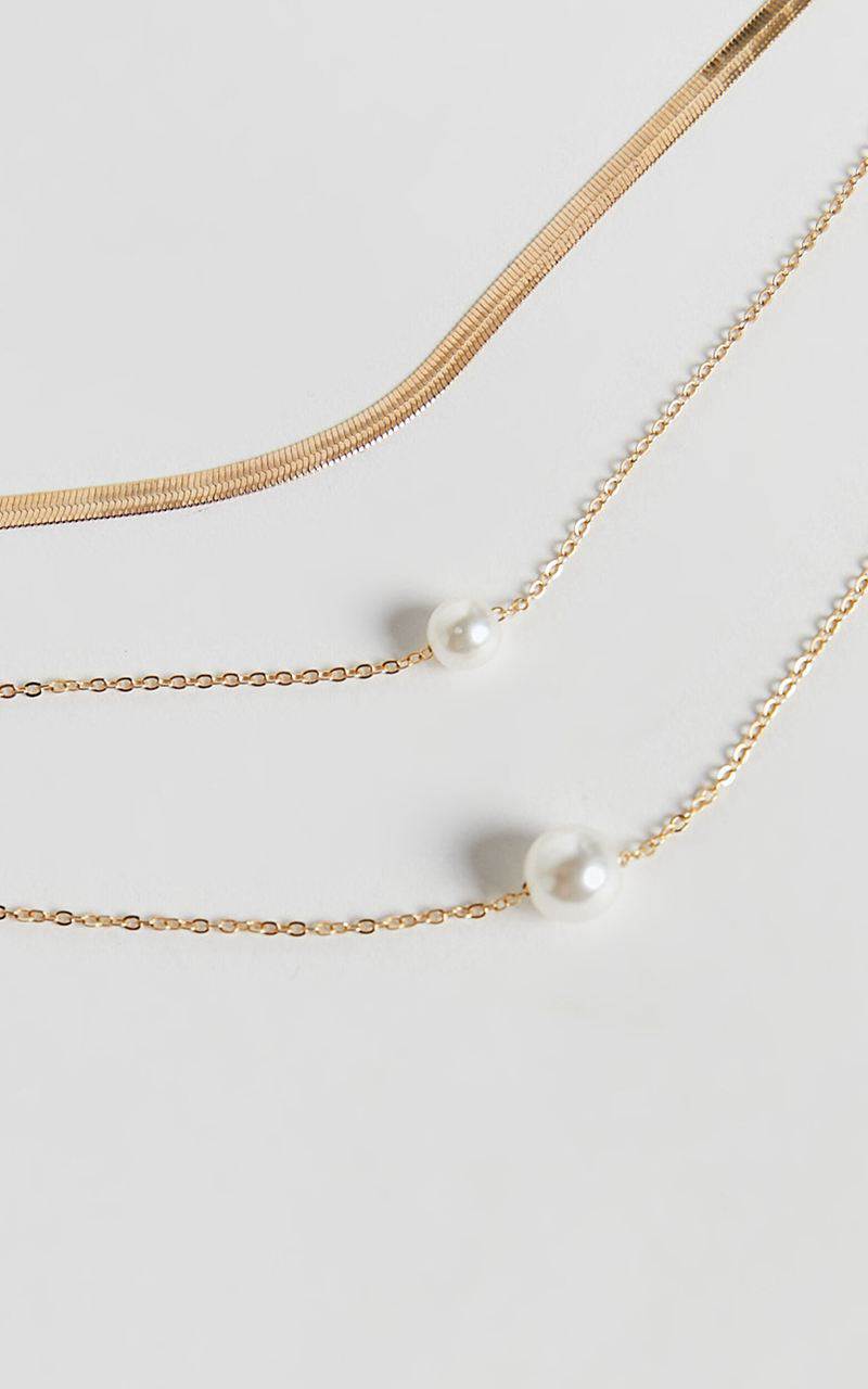 Showpo Wilma Necklace - 3 Layered Chain & Pearl Pendant Necklace Gold | XCYBAF630