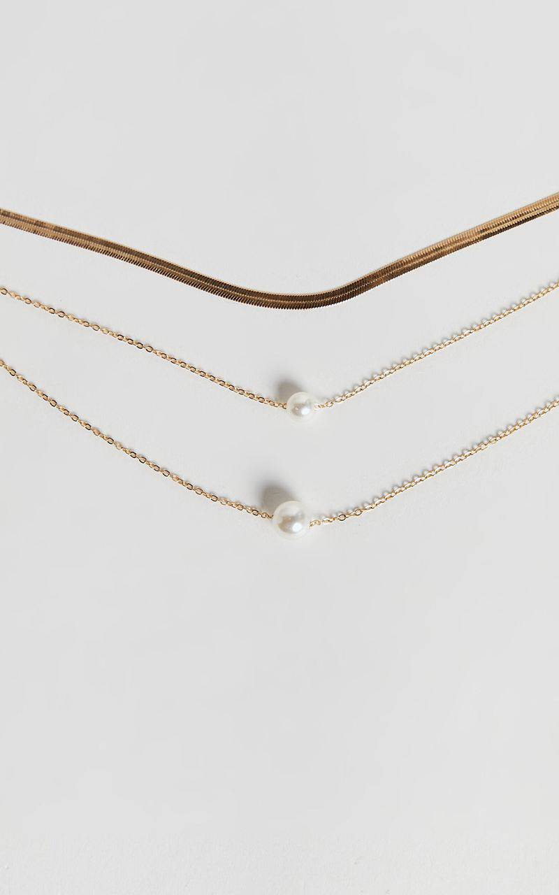 Showpo Wilma Necklace - 3 Layered Chain & Pearl Pendant Necklace Gold | XCYBAF630