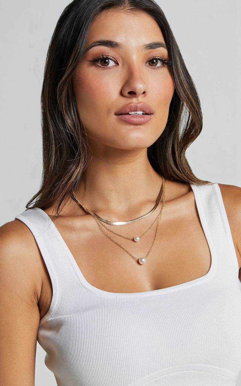 Showpo Wilma Necklace - 3 Layered Chain & Pearl Pendant Necklace Gold | XCYBAF630