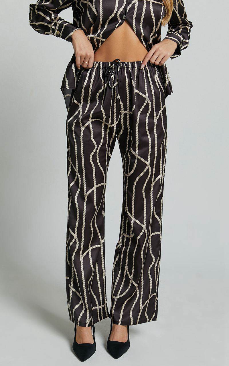 Showpo Yolanda Pants - High Waisted Straight Leg Pants Black Gold Chain Print | BOZVXY310